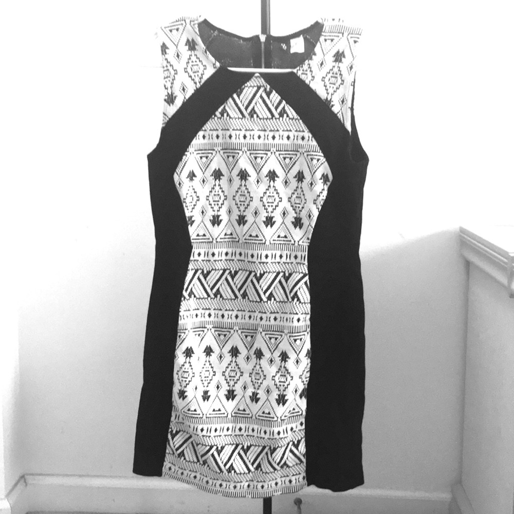 H&M sleeveless black and white dress